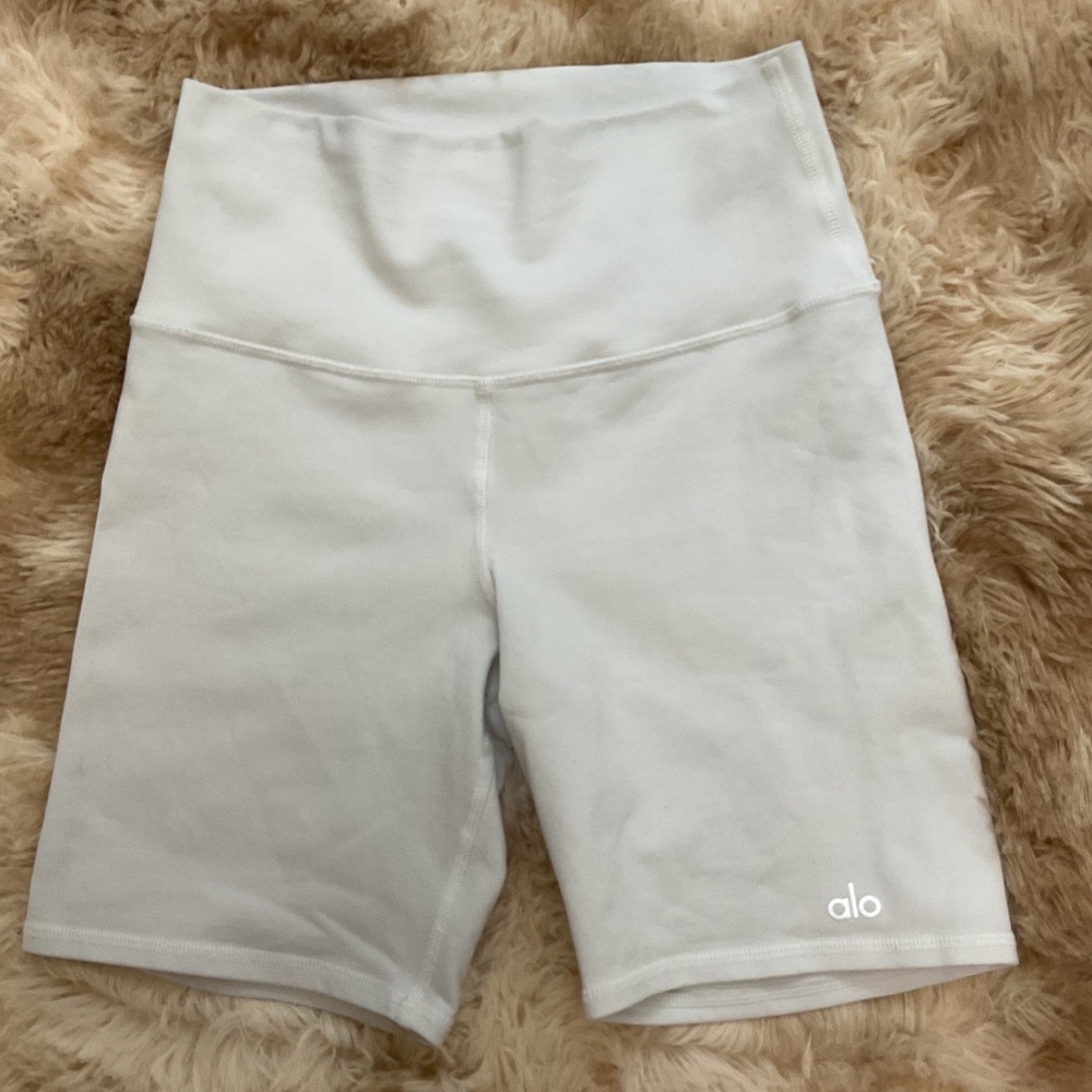 Alo Yoga High Waist Biker Shorts White Size XS 7 Inch Inseam